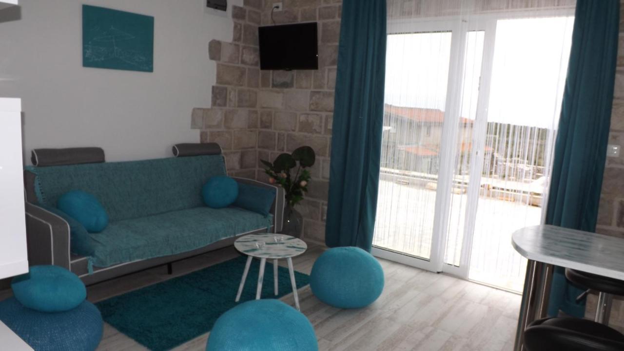 Lustica Apartments 外观 照片