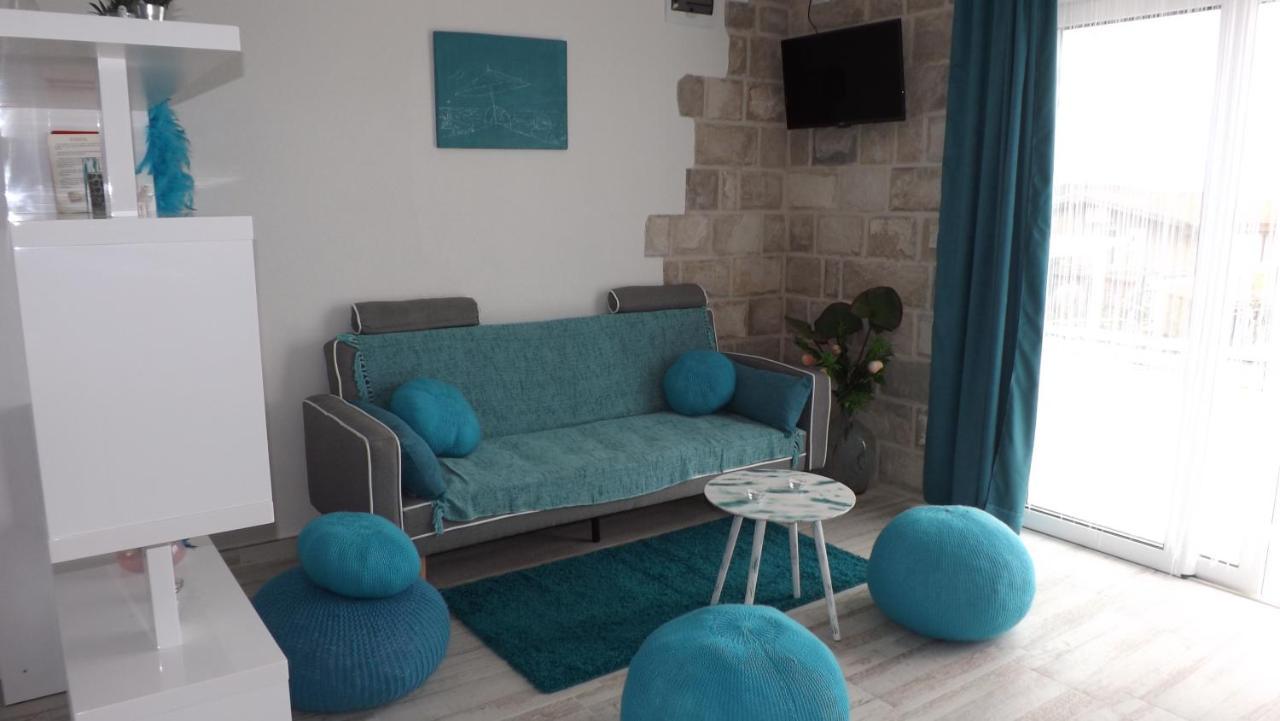 Lustica Apartments 外观 照片