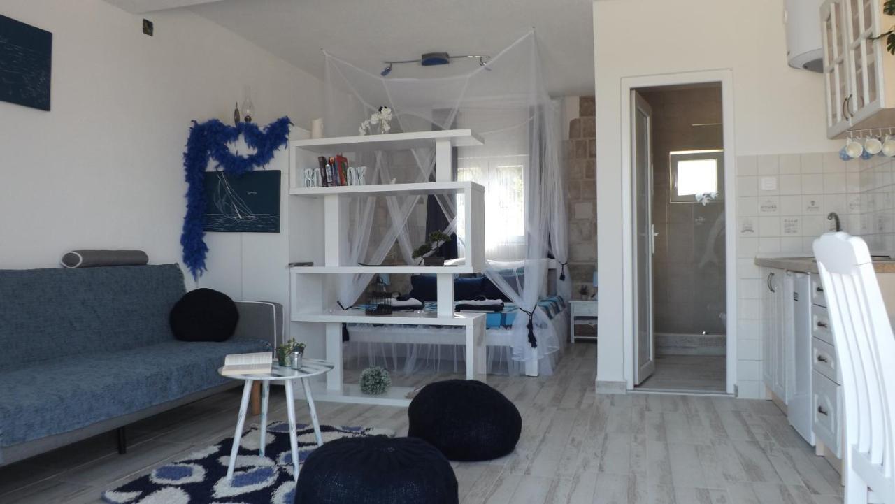 Lustica Apartments 外观 照片