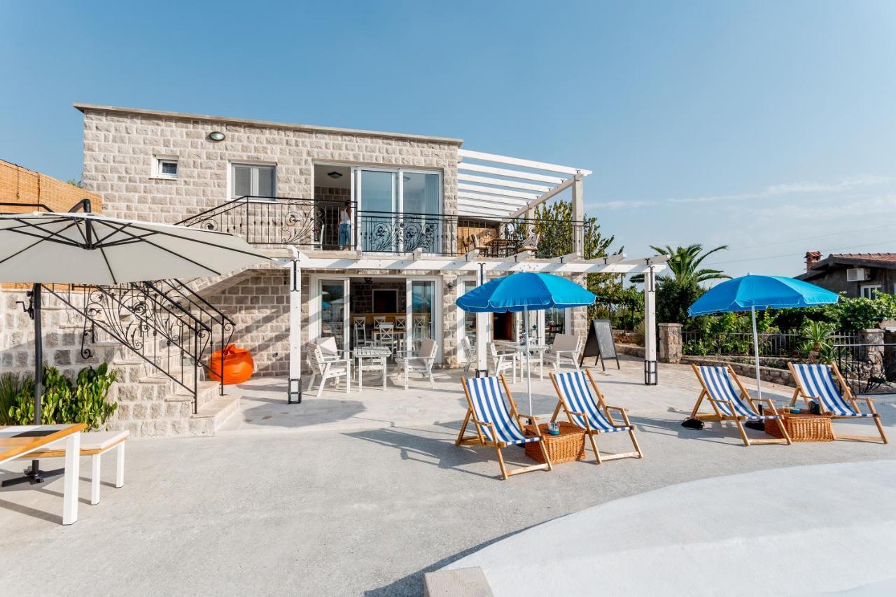 Lustica Apartments 外观 照片