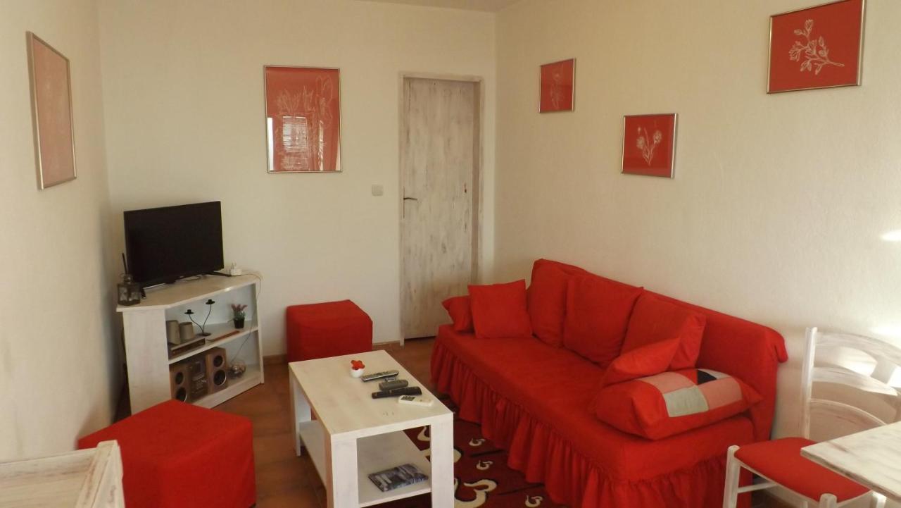 Lustica Apartments 外观 照片